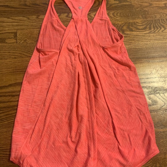 Lululemon tank - Picture 2 of 4